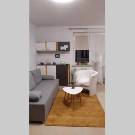 アパート Mala Magia レバル