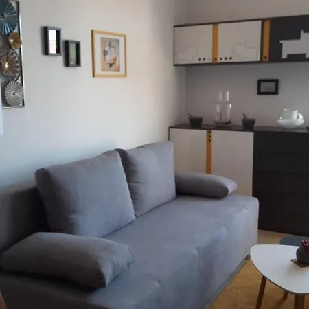 Mala Magia アパート レバル